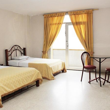 Hotel Normandia Медельин Экстерьер фото