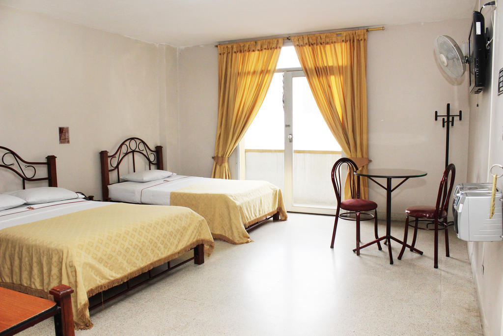 Hotel Normandia Медельин Экстерьер фото